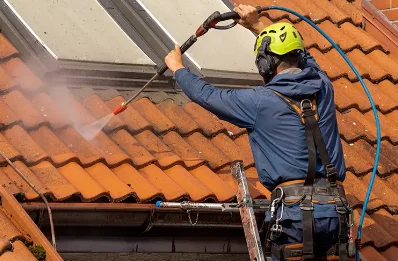Démoussage et hydrofuge de toiture à Vennans